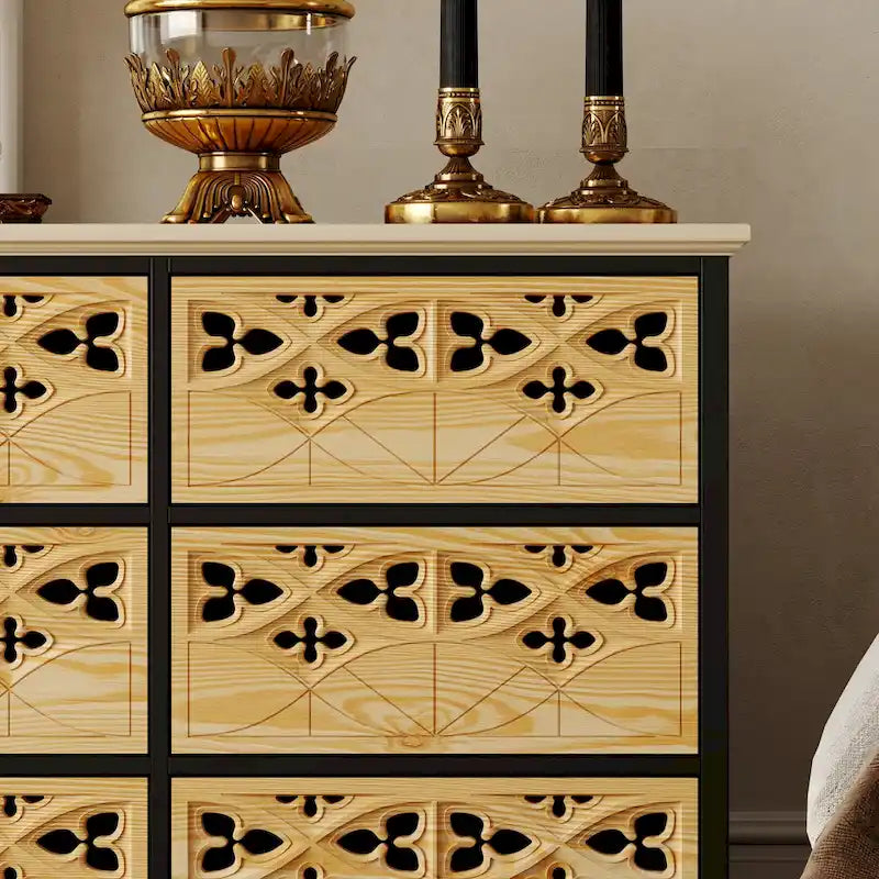 Commode en bois à neuf tiroirs avec cadre en métal noir et détails sculptés