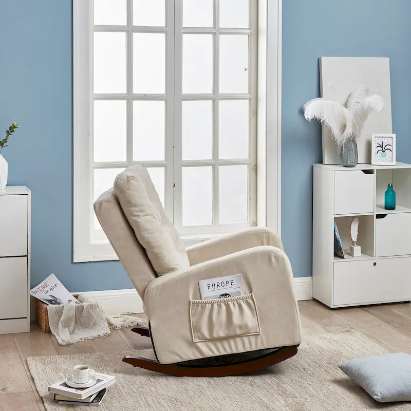 Fauteuil à bascule capitonné beige à dossier haut avec pochette latérale rembourré