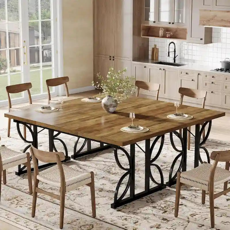 Table à manger rectangulaire en bois brun avec pieds géométriques en métal noir