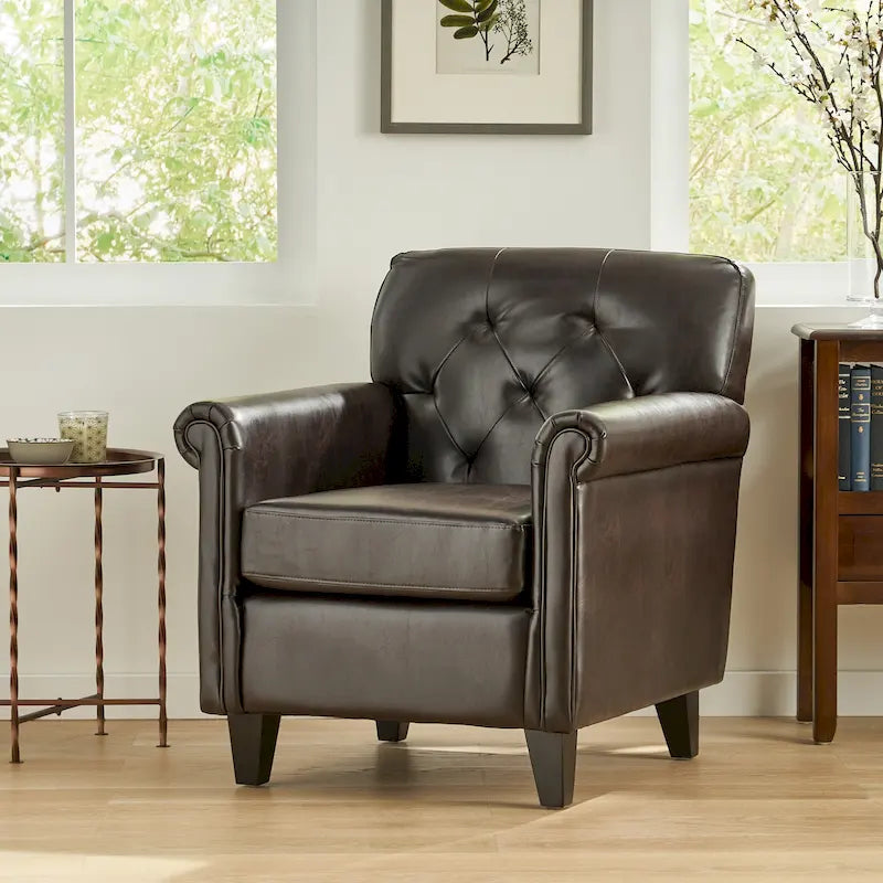Fauteuil club capitonné en similicuir marron avec assise rembourrée