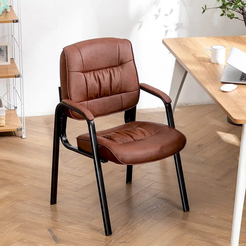 Fauteuil de bureau en similicuir rembourré avec accoudoirs pour invités, réception ou conférence