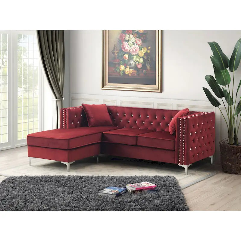 Canapé méridienne capitonné en velours avec clous décoratifs et pieds chromés