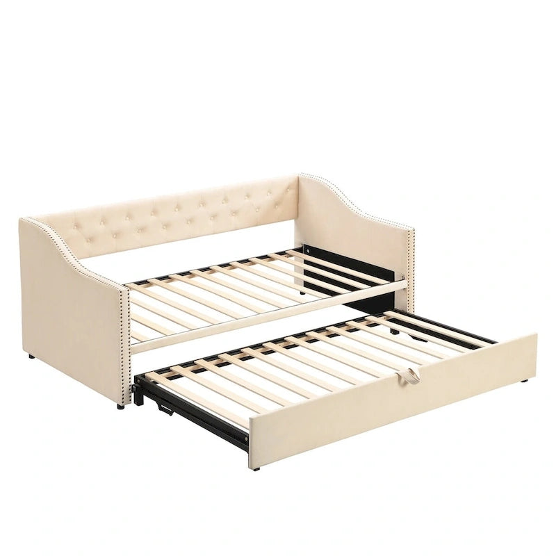 Lit de repos capitonné en velours touffeté avec dossier et accoudoirs cloutés, rose