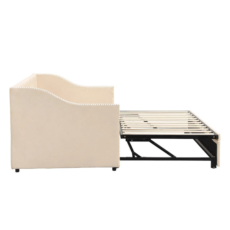 Lit de repos capitonné en velours touffeté avec dossier et accoudoirs cloutés, rose