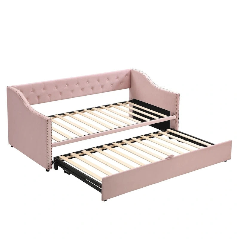 Lit de repos capitonné en velours touffeté avec dossier et accoudoirs cloutés, rose