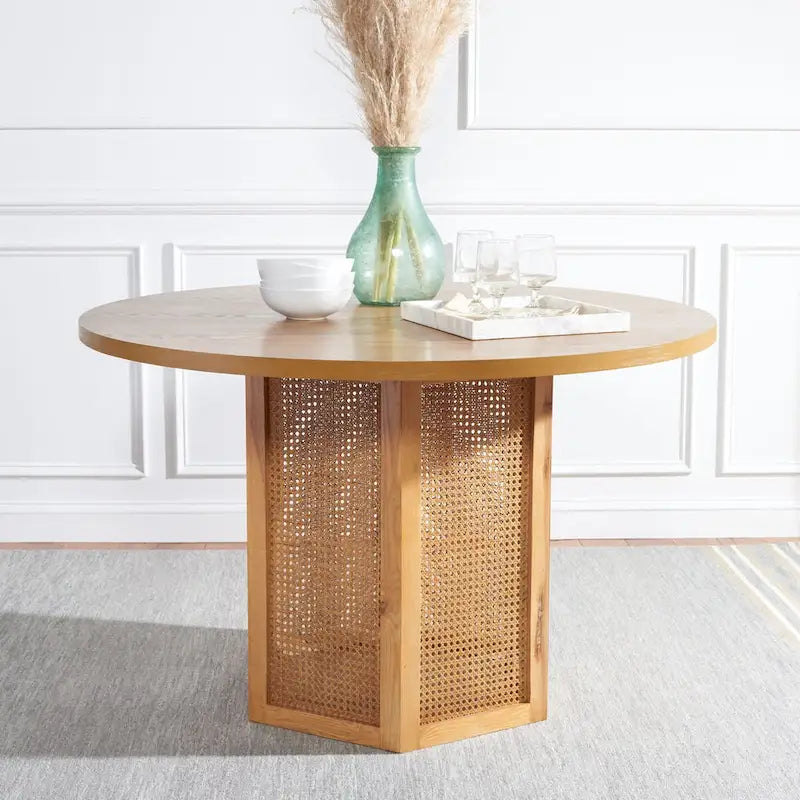 Table à manger ronde avec plateau en marbre blanc et piètement hexagonal en rotin