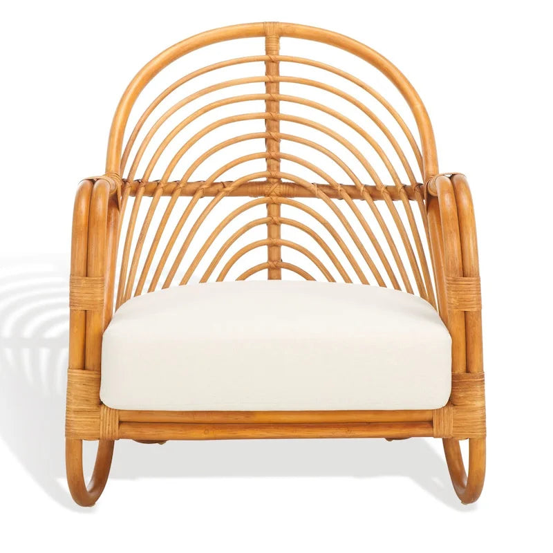 Fauteuil d'appoint en rotin avec coussin en lin blanc et dossier incurvé