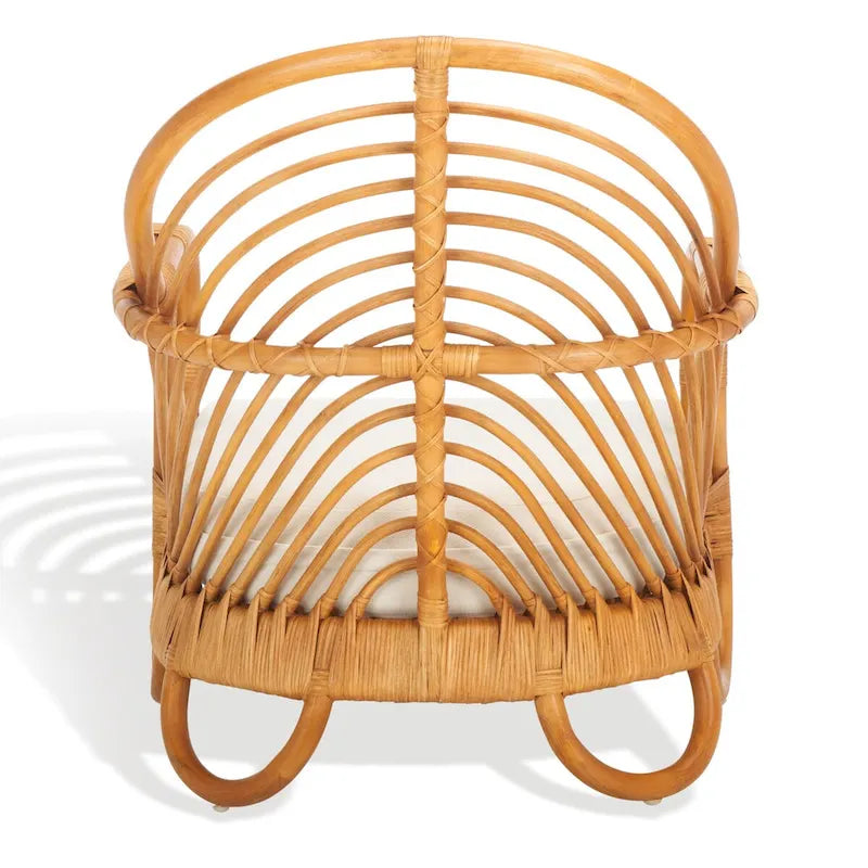 Fauteuil d'appoint en rotin avec coussin en lin blanc et dossier incurvé